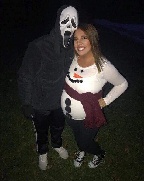 Pregnant Snowman Costume, Couples Costumes Pregnant Wife, Pregnant Lady Halloween Costumes, Couples Costume Pregnant Maternity Halloween, Funny Halloween Costumes For Pregnant Women, Pregnant Halloween Costume, Snowman Costume, Pregnant Halloween Costumes, Pregnant Halloween