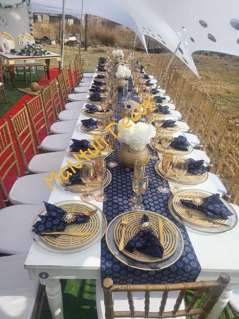 Sotho Traditional Wedding Decor, Lobola Decor Ideas Zimbabwe, South African Traditional Wedding Decor, African Table Settings Ideas, African Traditional Wedding Decoration Table Settings, Traditional Wedding Decor Tswana, Umembeso Decor Table Settings, Lobola Decor Ideas, Traditional Lobola Decor