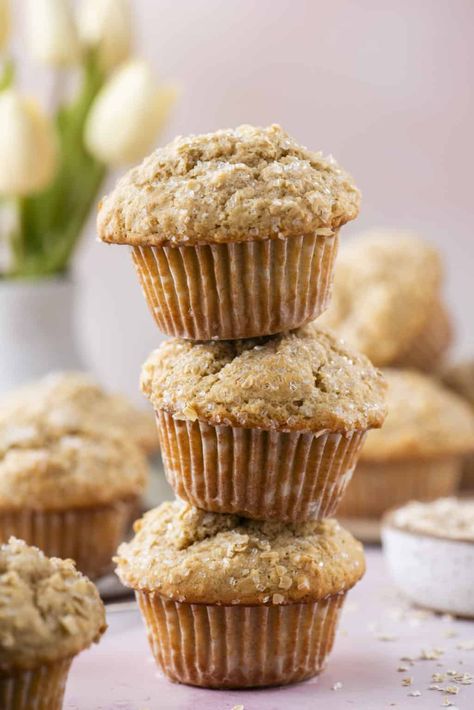 Say hello to the oatmeal muffin recipe that will be your go-to for life. After spending 6 months testing and perfecting my muffin recipes, I'm now sharing my foolproof steps for moist, flavorful oatmeal muffins with tall, bakery-style tops. Fluffy Oatmeal Muffins, Moist Oatmeal Muffins, Moist Muffin Recipe, Oatmeal Muffin Recipe, Oatmeal Breakfast Muffins, Freeze Muffins, Oatmeal Muffin, Oatmeal Muffins Healthy, King Arthur Flour Recipes