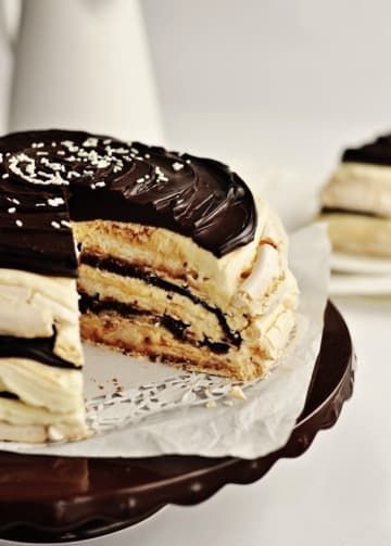 Passover Desserts, Meringue Desserts, Meringue Cake, Slow Cooker Desserts, Passover Recipes, Layered Cake, Jewish Recipes, Eat Dessert, Passover