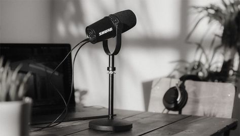 Shure MV7 microphone Podcast Mic, Podcast Recording, Mobile Photos, Living In New York, Recording Microphone, Touch Panel, Recording Studio, Live Streaming, Filmmaking