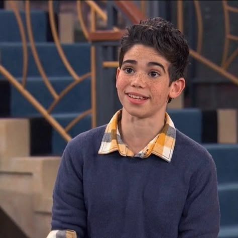 Luke Ross, Cameron Boyce Descendants, Cameron Boys, Disney Jessie, Male Cartoon Characters, Fictional Character Crush, Cute Guy Pics, Good Luck Charlie, Disney Boys