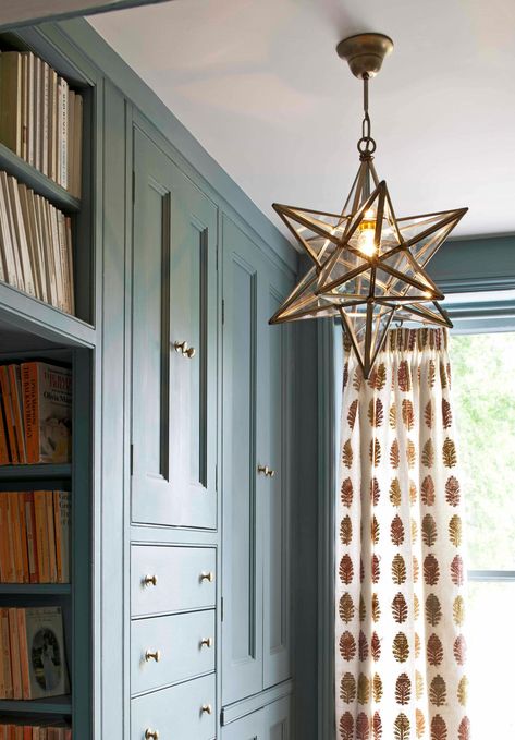 Lantern Living Room, Moravian Star Light, Edwin Lutyens, Moravian Star, Star Pendant Lighting, Star Lantern, Star Lights On Ceiling, Star Ceiling, Star Lanterns