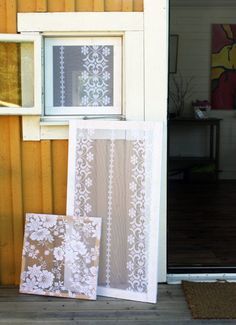 Old Lace Curtains, Lace Window Screen, Shabby Chic Diy Projects, Lace Window, Romantic Shabby Chic, Diy Window, Shabby Chic Diy, Window Screens, Lace Curtains