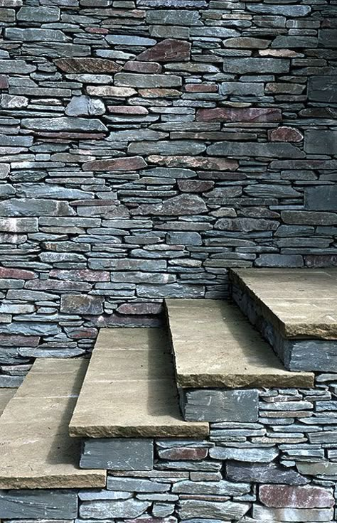 Dry Stone Walling, Stone Walls Garden, Garden Design Inspiration, Stone Wall Design, Landscaping Retaining Walls, Garden Stairs, Stone Stairs, Building Stone, Dry Stone Wall