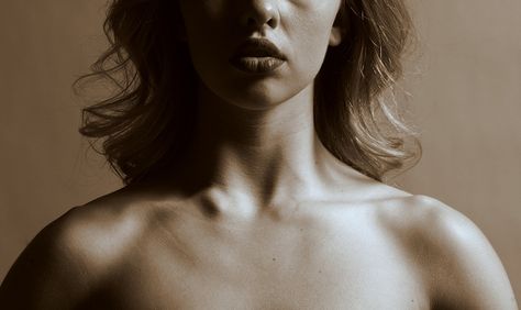 Collar bones by CPRowe Photography, via Flickr Collar Bone Reference Photo, Collar Bones Reference Drawing, Female Collar Bone, Collar Bone Drawing Reference, Collar Bone Reference, Collar Bone Anatomy Drawing, Collar Bone Sketch, Collar Bone Drawing, Bone Drawing