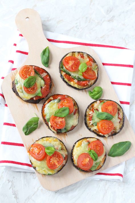 Kids Appetizers, Eggplant Pizzas, Toddler Dinner, Easy Family Recipes, Vegetarian Meals For Kids, Pitta Bread, Family Challenge, Uk Food, Rainbow Family