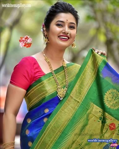 Mrunal Dusanis, Prajakta Mali, Actress In Saree, Groom Collection, Saree Stills, Marathi Bride, Marathi Actress, Indian Wedding Couple Photography, Bride Photoshoot