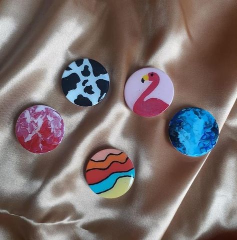 Coasters Ideas, Painted Coasters, Diy Pop Socket, Popsockets Phones, Diy Pop, Phone Decoration, Pin Ideas, Pop Sockets, Pop Socket