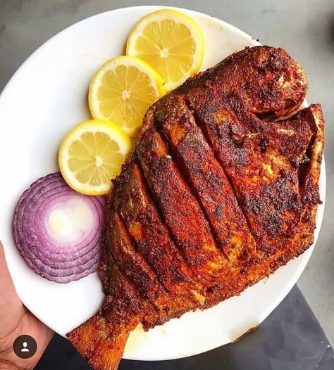 Fish Indian, Indian Seafood, Ghost Soap, Pomfret Fish, Tandoori Recipes, Vegetable Cooking, Traditional Restaurant, Lunch Healthy, Cooking Lunch