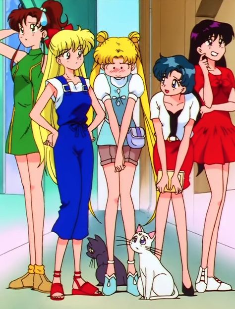 Sailor moon fashion Saylor Moon, Sailor Moon Outfit, Sailor Moon Fashion, Makoto Kino, Sakura Card Captor, Arte Sailor Moon, Sailor Scout, Sailor Moon Stars, Minako Aino