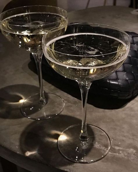 Wine Glasses, Martini, Wine, On Twitter, Twitter