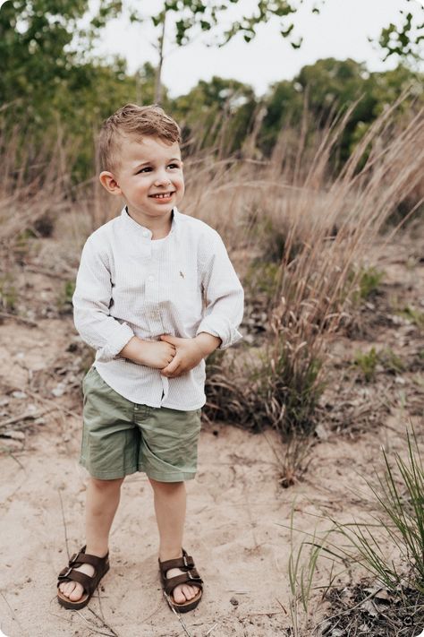 Toddler Easter Boy Outfit, Boys Church Outfit Kids, Toddler Boy Spring Outfits For Pictures, Toddler Boy Family Pictures Outfit, Toddler Boy Photoshoot Outfits, Spring Toddler Boy Outfits, Preschool Boy Outfits, Boy Church Outfit, Toddler Boy Photoshoot