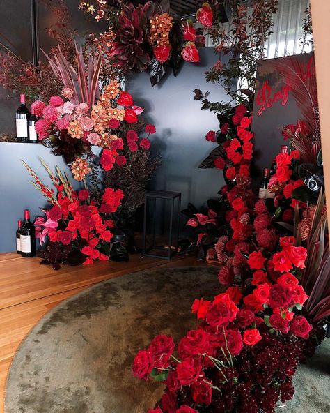 Tac Mahal, Chinese Wedding Decor, Photowall Ideas, Wedding Stage Design, Wedding Backdrop Design, Flower Installation, Floral Backdrop, Backdrop Design, Beautiful Bouquet Of Flowers