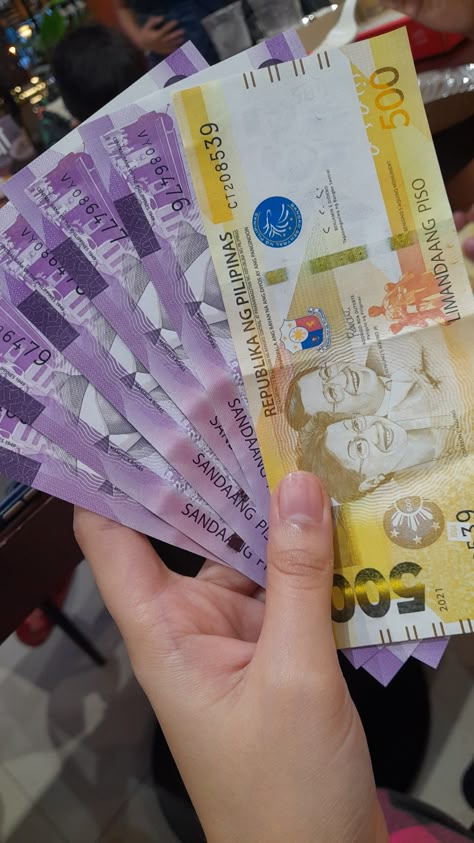 Philippine Pesos Money, Philippines Money Pictures, Growing Hair Men, Do Good Quotes, Bff Hands Aesthetic, Money Collection, Video Call With Boyfriend Screen Photo, Fake Money, Money Pictures