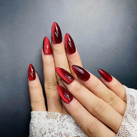 Cats Eye Red Nails, Red Nails Cat Eye, Dark Red Cat Eye Nails, Cranberry Nails Fall, Red Cateye Nails, Nails Rouge, Red Cat Eye Nails, Cat Eye Effect Nails, Cats Eye Nails