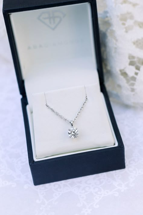 Classic gifts made with modern, lab grown diamonds. Our curated ready to ship fine jewelry collection has a gorgeous selection of holiday gifts to suit every style and budget. Visit us to shop today. #labdiamonds #labdiamondjewelry #Labdiamondnecklaces Arrow Jewelry, Diamond Accessories, Diamond Box, Fancy Watches, Jewelry Set Design, Bangles Jewelry Designs, Diamond Gift, Accessories Diy Jewelry, Fancy Jewelry