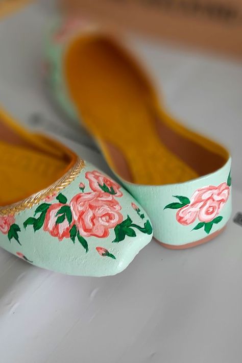 custom khussa, ballet flats, wedding shoes, bridal shoes, Pakistani jutti, khussa customs, hand painted shoes, women jutti, flat wedding shoes, bridal slippers Juttis For Women, Sage Garden, Pink Flowers Wallpaper, Diy Slippers, Punjabi Jutti, Hand Painted Scarves, Floral Shoes, Stylish Sarees, Bride To Be