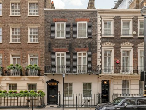 76 Park Street: One of Mayfair’s oldest townhouses is on sale for £5.5 million – Luxury London Town And Country Magazine, London Houses, Classical House, London Townhouse, Park Street, Georgian Architecture, Mayfair London, London Architecture, London Property