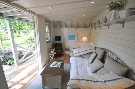 Related image Shed Ideas Interior, Summer House Furniture, Summerhouse Interiors, Summerhouse Interiors Ideas, Summer House Interior, She Shed Decorating Ideas, Small Summer House, Small House Furniture, Garden Shed Interiors