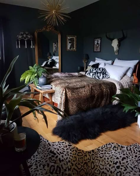 20 Ideas To Use Animal Prints In Your Bedroom - Decoholic Animal Print Bedroom, Eclectic Bedroom, Dark Home Decor, Black Bedroom, Modern Bed, Room Ideas Bedroom, Room Inspiration Bedroom, Aesthetic Bedroom, Bedroom Aesthetic