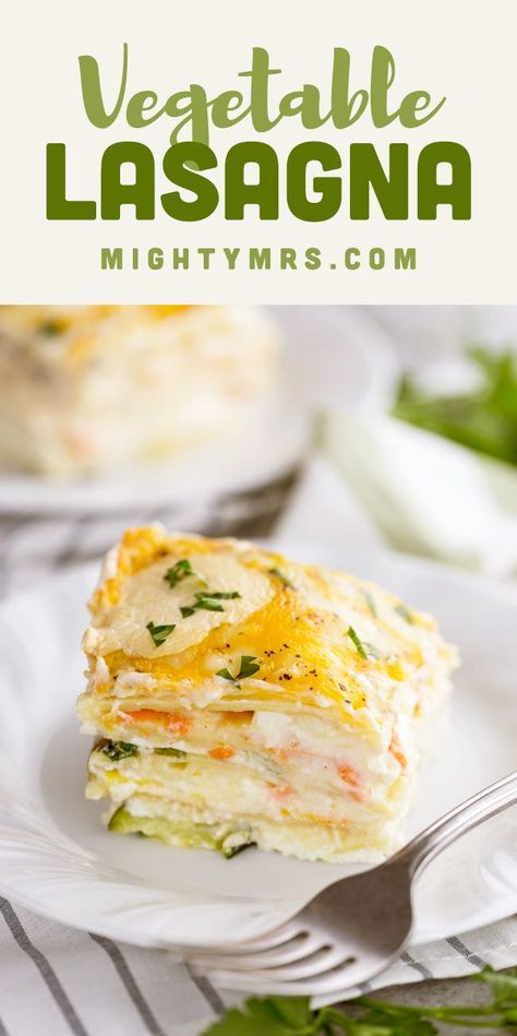 White Sauce Vegetable Lasagna - This easy recipe made with jarred Alfredo sauce, layers of fresh veggies and a blend of cheeses is full of vitamins and is also delicious! Stuffed with healthy spinach, yellow squash, carrots and zucchini, Italian spices and no-boil lasagna noodles baked into a delish vegetarian dinner that's EASY enough for a weeknight weeknight! Freezer friendly. Substitute any veggies you like or have on hand. Great use for leftover vegetables. White Vegetable Lasagna, Lasagna Alfredo, Spinach And Mushroom Lasagna, Diy Meal Planner, White Sauce Lasagna, Easy Vegetable Lasagna, Vegetarian Alfredo, Jarred Alfredo Sauce, Alfredo Lasagna