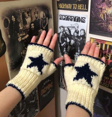 Knitted Gloves Aesthetic, Aesthetic Fingerless Gloves, Grunge Crochet, Mosaic Crochet Patterns, Fingerless Gloves Knitted Pattern, Gloves Knitting, Knitted Fingerless Gloves, My Little Pony Rarity, Crochet Store