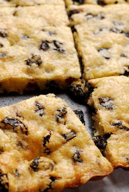 Garibaldi Biscotti | Cook (almost) Anything at Least Once Squashed Fly Biscuits, Garibaldi Biscuits, Raisin Filled Cookies, Banana Oatmeal Muffins Healthy, Lime Cake Recipe, Newfoundland Recipes, Short Pastry, Breakfast Coffee Cake, Savoury Biscuits