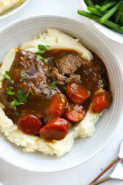 Braised Steak And Onions, Homemade Chips Recipe, Steak Dinner Ideas, Pressure Cooker Steak, Taming Twins, Braised Steak, Roasted Carrots And Parsnips, Spaghetti With Ground Beef, Steak And Onions