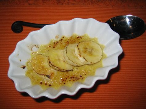 This recipe came with my cooking torch. Very creamy, with a light banana flavor. Note cook/prep time does NOT include chill time. Torch Recipes, Gluten Free Banana Pancakes, Cooking Chicken Wings, Cooking Torch, Kitchen Torch, Pudding Yogurt, Creme Brulee Recipe, Brulee Recipe, Yogurt Ice Cream