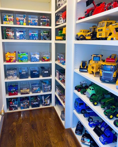 Boy Toy Organization, Toy Closet Organization, Playroom Closet, Storage Organization Ideas, Hot Wheels Storage, Toy Room Organization, Kids Toy Storage, Toddler Organization, Boys Playroom