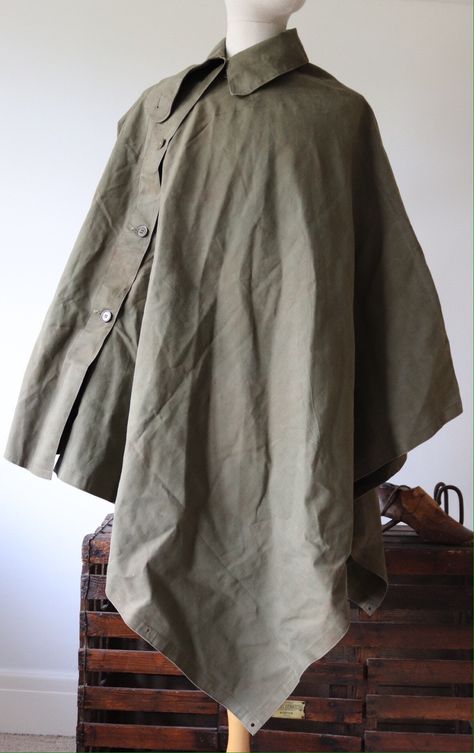 Military Poncho, Masculine Elegance, Army Clothes, Cape Designs, Vintage Menswear, Vintage Cape, Rain Poncho, Clothing Details, Vintage Military