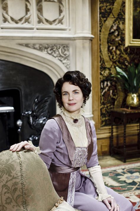 Downton Abbey - Countess Cora Crawley Cora Crawley, Happy Birthday Elizabeth, Downton Abbey Costumes, Elizabeth Mcgovern, Dowager Countess, Downton Abbey Fashion, Highclere Castle, Period Pieces, Downton Abby