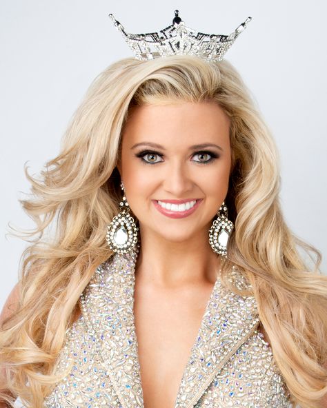 2012 Miss Lubbock Brittney Bennett Platform - "Autisum Awareness - Finding the Gold" - Finding ablilities not disabilities. Brittney will be competing for the title of Miss Texas, in July in Allen Texas. This is an official preliminary to the Miss America Pageant. Allen Texas, Pageant Headshots, Miss Pageant, Miss Texas, Miss America, Faith Inspiration, Beauty Queens, Captain Marvel, The Gold