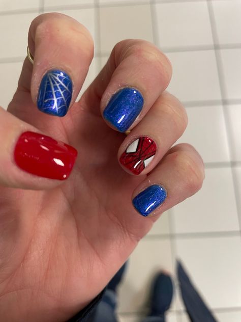 Spiderman Nails Designs, Spidey Nails, Spider Man Nails, Spiderman Nails, Superhero Nails, Movie Night Party Ideas, Man Nails, Uñas Cute, Night Party Ideas