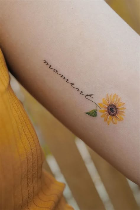 30 Inspiring Sunflower Tattoo Ideas to Embrace - Fancy Ideas about Everything Sunflower Small Tattoo, Sunflower Tattoo Wrist, Oshun Tattoo, Girasoles Tattoo, Small Inspirational Tattoos, Sunflower Tattoo Ideas, Sunflower Tattoo Simple, Remembrance Tattoos, Small Sunflower