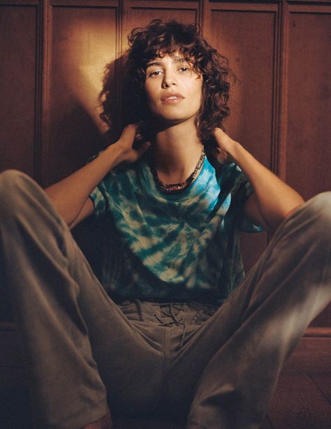 Cass Bird, Mica Arganaraz, Biracial Women, A Girl Like Me, Tie Dye Hippie, Hippie T Shirts, Fashion Photography Inspiration, Fashion Story, Vogue Paris