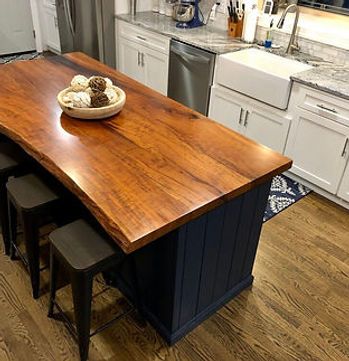 Cedar Island Kitchen, Cherry Wood Countertops, Black Island With Wood Top, Kitchen Island Ideas Black, Live Edge Island Kitchen, Kitchen Island Wood Top, Island With Wood Countertop, Natural Wood Kitchen Island, Meja Island