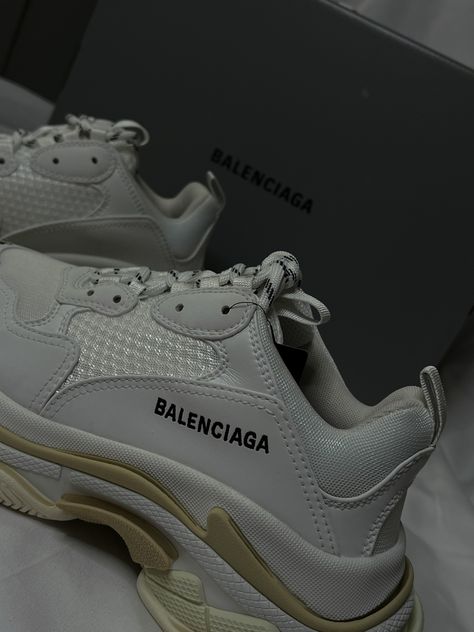 Sneaker Unboxing, Balenciaga Triple S, Luxury Style, White Sneaker, Ibiza, Balenciaga, Fashion Blogger, Street Style, Luxury Fashion