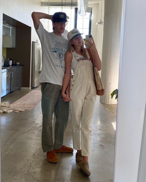 Mens Outfits With Hats Casual, Deb Pfiefer, Granola Couple Outfits, Men’s Granola Outfits, Golden Retriever Boyfriend Outfits, Hot Dad Outfits, Mens Outfits Country, Guy Couple Aesthetic, Summer Couple Outfits