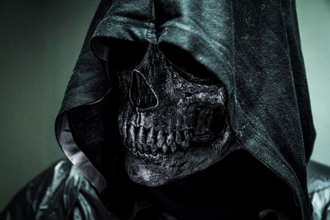 Apocalypse Mask Aesthetic, Skeleton Mask Aesthetic, Black Horror Masks For Fantasy Events, Creepy Masks Aesthetic, Black Cloak Aesthetic, Mask Aesthetic Dark, Skull Mask Aesthetic, Dark Cloak Aesthetic Man, Skeleton Mask