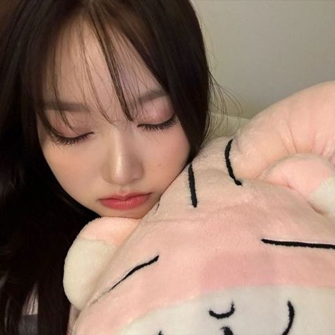 10.14.23 ~ gowon loona loosemble update icon selca post picture <3 Loona Icons Gowon, Loona Gowon Icons, Gowon Loona Icon, Yeojin Loona Icon, Gowon Loossemble, Gowon Icons, Loona Pfp, Loossemble Gowon, Loona Gowon