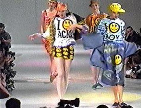 90's Acid House fashion on the runway Rave Culture Fashion, Acid House Rave, 90s Culture, Sup Girl, 90s House, 90s Rave, 90s Memories, House Fashion, Functional Clothing