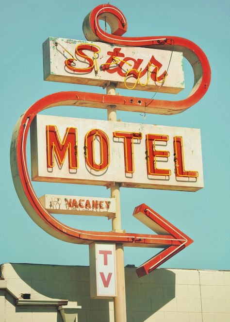 #vintage #neon #sign Old Motel, Retro Signage, Motel Sign, Handy Wallpaper, Vintage Neon Signs, Retro Sign, Picture Collage Wall, Old Signs, Photo Wall Collage