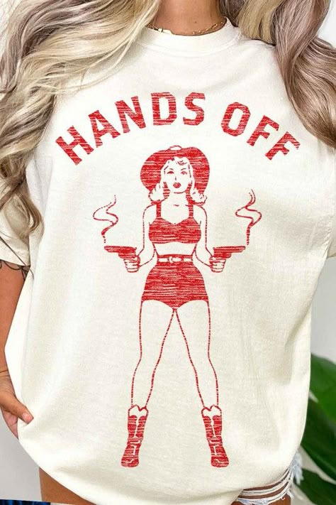 HANDS OFF COWGIRL OVERSIZED GRAPHIC TEE / T-SHIRTPREMIUM COTTONOVERSIZED FIT Rodeo Wife, Beer Sweatshirt, Outfit Cowboy, Aesthetic Western, Cowgirl Graphic, Rodeo Outfit, Hoodie Outfits, Outfit Concert, Summer Night Outfit