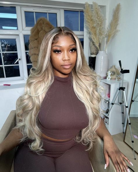 Ash Blonde With Dark Roots, Highlights Ash Blonde, Ash Blonde Wig, Blonde With Dark, Black Wigs, Grey Blonde, Frontal Wig Hairstyles, Lace Fronts, Blonde With Dark Roots