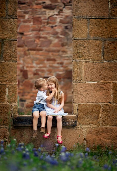 THE kiss! by Taty Bromley / 500px Nyc Closet, Family Photoshoot Poses, Sibling Photography, Photo Background Images Hd, Cute Love Wallpapers, Love Couple Photo, Personal Organizer, The Kiss