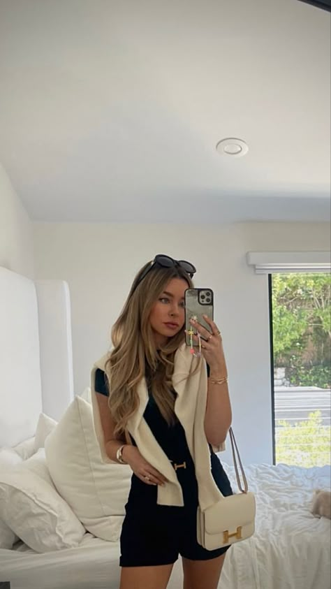 Sierra Furtado Instagram, Sierra Furtado Outfits, Hermes Belt Outfit, Errands Outfit Spring, Outfit Mood Board, Europe Fall Outfits, Summer Denim Outfits, Outfits For 2023, Basic Girl Outfit