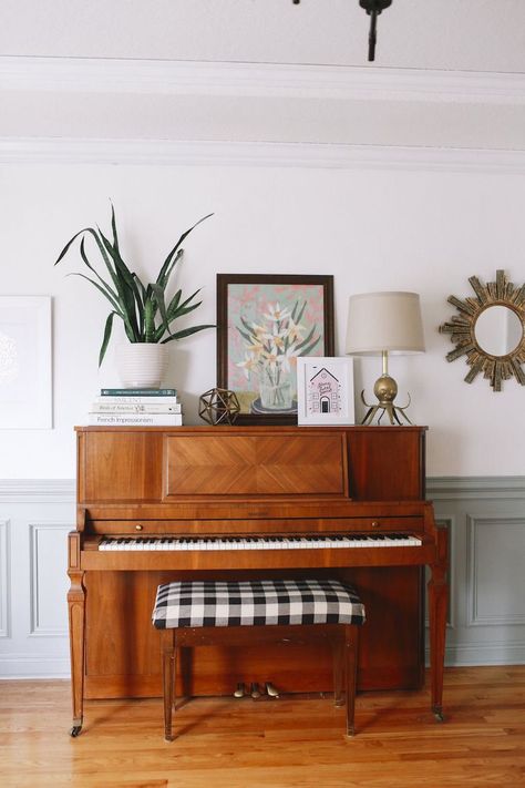 Piano Room Decor, Piano Living Rooms, Piano Decor, Farmhouse Side Table, Piano Room, A Living Room, Front Room, Home Staging, Home Decor Inspiration