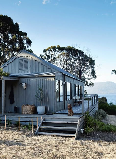 Rustic Beach House, Charcoal Paint, A Small House, Grey Paint, Surf Shack, Beach Shack, Building A Shed, Summer Cottage, Design Exterior